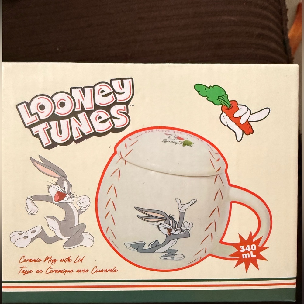 Looney Tunes Bugs Bunny White Ceramic Mug with Lid